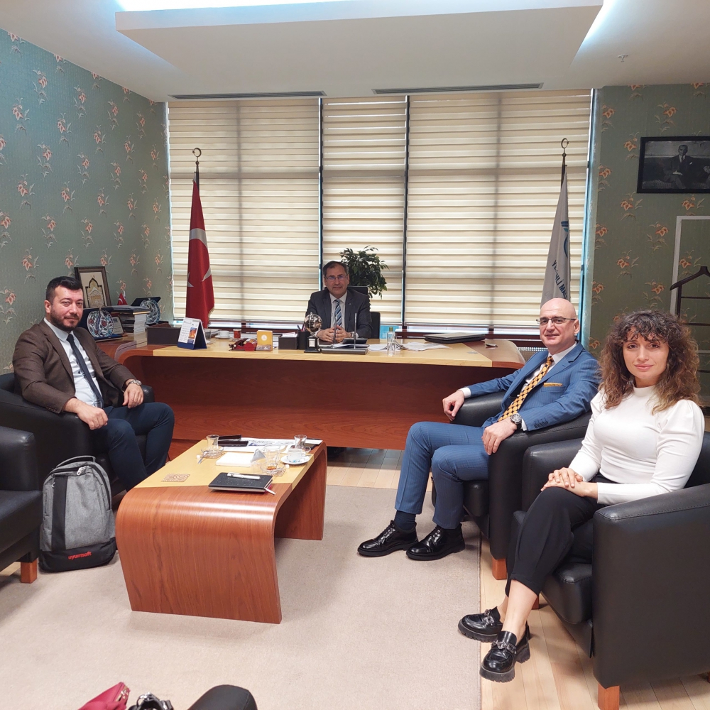 Uyumsoft Kurumsal İş Sistemleri ve Teknolojileri A.Ş. Genel Müdürü Arif Erhun ÖÇAL ve ekibinin Odamızı ziyareti. (26.04.2023) Uyumsoft Kurumsal İş Sistemleri ve Teknolojileri A.Ş. Genel Müdürü Arif Erhun ÖÇAL ve ekibinin Odamızı ziyareti. (26.04.2023)