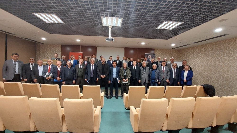 Odamız konferans salonunda, Oda Başkanımız İhsan AKAR’ın açılış konuşması ile başlayan seminer, Oda Üyemiz Yeminli Mali Müşavir H. Orhan GEZER’in “Enflasyon Muhasebesi Ve Düzeltme İşlemleri” konulu sunumu ile devam etmiştir. Oda üyelerimiz ve misafirlerimizin yoğun katılımıyla gerçekleşen seminer mesleğimiz açısından faydalı bir toplantı olmuştur. (29.11.2023) Odamız konferans salonunda, Oda Başkanımız İhsan AKAR’ın açılış konuşması ile başlayan seminer, Oda Üyemiz Yeminli Mali Müşavir H. Orhan GEZER’in “Enflasyon Muhasebesi Ve Düzeltme İşlemleri” konulu sunumu ile devam etmiştir. Oda üyelerimiz ve misafirlerimizin yoğun katılımıyla gerçekleşen seminer mesleğimiz açısından faydalı bir toplantı olmuştur. (29.11.2023)