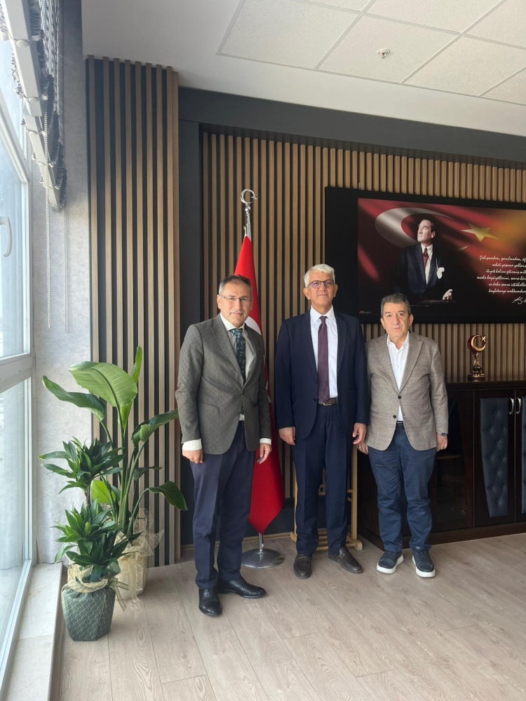 Oda Başkanımız Sayın İhsan AKAR ve Oda Başkan Yrd. Sayın Yakup KAYIHAN, Uludağ Gümrük Ve Dış Ticaret Bursa Bölge Müdürü Sayın Mehmet Tuncay BAYRAKTAR’ ı makamında ziyaret etmiş, yeni görevinde hayırlı olsun dileklerinde bulunmuşlardır. (12.09.2025) Oda Başkanımız Sayın İhsan AKAR ve Oda Başkan Yrd. Sayın Yakup KAYIHAN, Uludağ Gümrük Ve Dış Ticaret Bursa Bölge Müdürü Sayın Mehmet Tuncay BAYRAKTAR’ ı makamında ziyaret etmiş, yeni görevinde hayırlı olsun dileklerinde bulunmuşlardır. (12.09.2025)