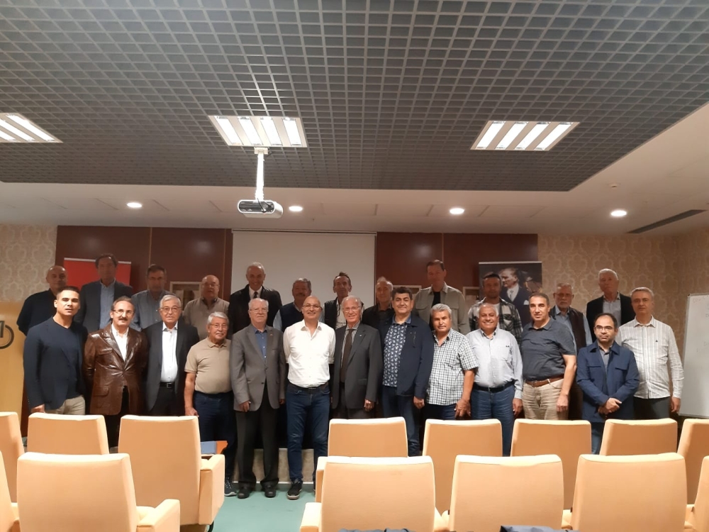 Oda Başkanımız Sayın İhsan AKAR tarafından açılış konuşması ile başlayan 03-04-05 Ekim 2025 tarihleri arasında Odamız konferans salonunda KGK Sürekli Eğitim Yükümlülüğü kapsamında düzenlenen eğitimde “Finansal Analiz Ve Modelleme” konulu sunum Prof. Dr. Sait Yüksel KAYGUSUZ tarafından başarılı bir şekilde gerçekleştirilmiştir. (06.10.2025) Oda Başkanımız Sayın İhsan AKAR tarafından açılış konuşması ile başlayan 03-04-05 Ekim 2025 tarihleri arasında Odamız konferans salonunda KGK Sürekli Eğitim Yükümlülüğü kapsamında düzenlenen eğitimde “Finansal Analiz Ve Modelleme” konulu sunum Prof. Dr. Sait Yüksel KAYGUSUZ tarafından başarılı bir şekilde gerçekleştirilmiştir. (06.10.2025)