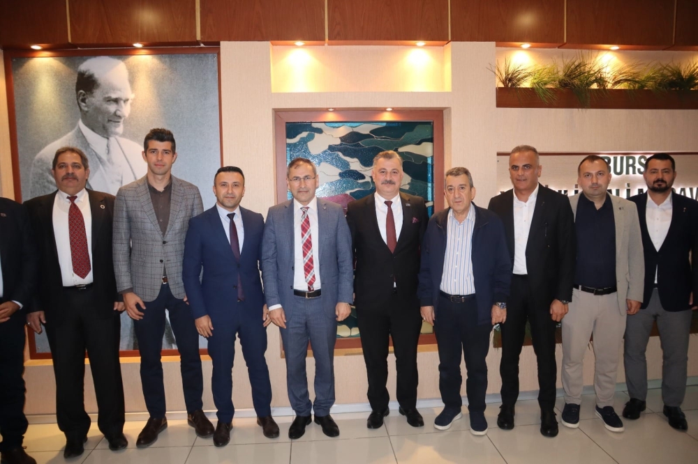 Vergi Müfettişleri Derneği  Bursa Şube Başkanı Özge ÜNAL, VMD Şube Üyeleri  Yönetim Kurulu Üyeleri Vergi Başmüfettişleri Özer SAĞLIK ve Taner DEMİRCİ ile Odamız Üyesi Vergi Başmüfettişi Bünyamin ÇAKAN Oda Başkanımız Sayın İhsan AKAR’a hayırlı olsun ziyaretinde bulunmuşlardır. Ziyarete Yönetim Kurulu Üyelerimizde katılmıştır. Anahtar Partisi Bursa İl Başkanı Sayın Fikret ASLAN beraberindeki heyet ile birlikte Akademik Odalar ziyareti kapsamında Oda Başkanımız Sayın İhsan AKAR’a ziyarette bulunmuşlardır. Ziyarette Oda Bşk. Yrd. Yakup KAYIHAN, Oda Üyelerimiz YMM Ali AYDIN ve YMM Çağatay UZUNYILMAZ hazır bulunmuşlardır. (19.11.2025)