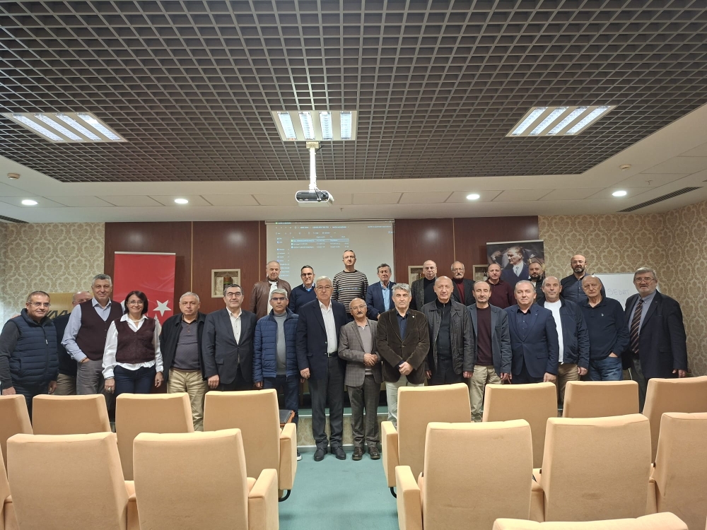 Oda Başkanımız Sayın İhsan AKAR tarafından açılış konuşması ile başlayan   05-06-07 Aralık 2025 tarihleri arasında Odamız konferans salonunda KGK Sürekli Eğitim Yükümlülüğü kapsamında düzenlenen  eğitimde “Bağımsız Denetim Süreci Uygulaması” konulu sunum Prof. Dr.  Hakan VARGÜN ve Bağımsız Denetçi Yeminli Mali Müşavir Sedat ATKIN tarafından başarılı bir şekilde gerçekleştirilmiştir. (15.12.2025)