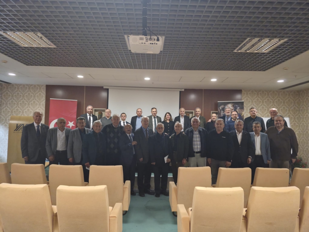 24 Ekim 2026  Cumartesi günü Odamız Üyelerine yönelik “KGK Sürekli Eğitim Yükümlülüğü” kapsamında düzenlenen “ Denetimde Etik Kurallar” konulu eğitim, Oda Başkanımız İhsan  AKAR’ın açılış ve mesleki gelişmelerle ilgili bilgilendirme konuşmasından sonra Prof. Dr. Elif YÜCEL’in sunumuyla gerçekleştirilmiştir. (26.10.2026)